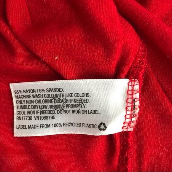 Merona Red V Neck T Shirt Short Sleeve Women's Size Small - Picture 6 of 9